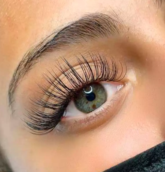 How to Keep Eyelash Extensions Clean and Lasting Longer