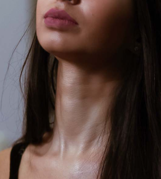 How to Keep Your Neck Looking Youthful: 8 Effective Tips