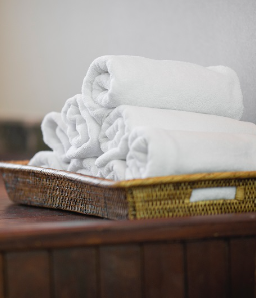 10 Creative Ways to Display Hand Towels in Your Bathroom