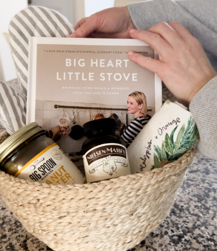 Holiday Gift Guide for the Hostess: Thoughtful Gifts Under $20